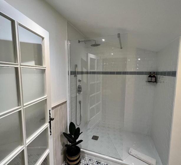 住宿加早餐  La Girarde