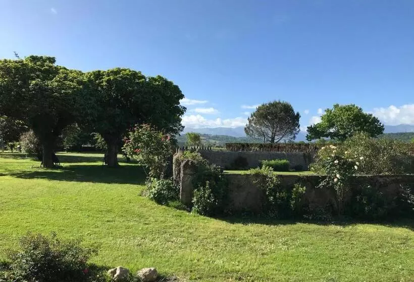 Aamiaismajoitus (B&B) L'estancat