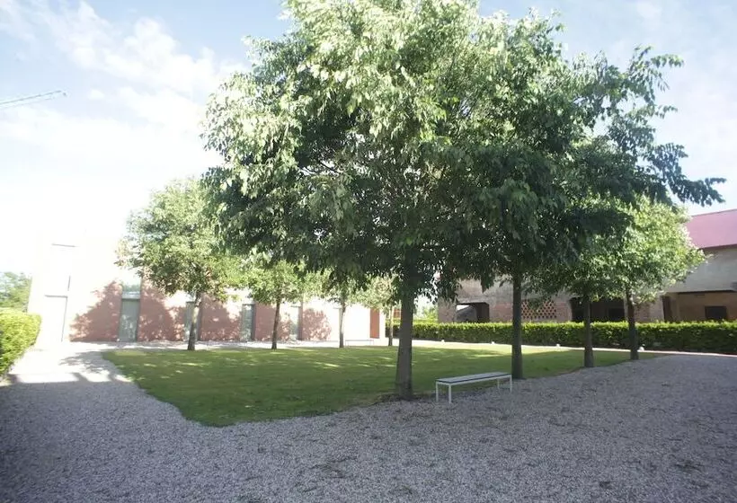 Hotelli La Corte Albergo Meublé