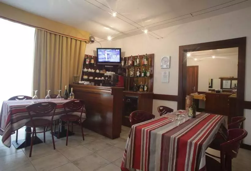 Hotelli La Corte Albergo Meublé