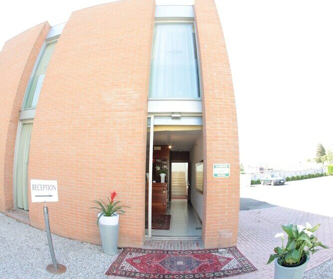 בית מלון כפרי La Corte Albergo Meublé