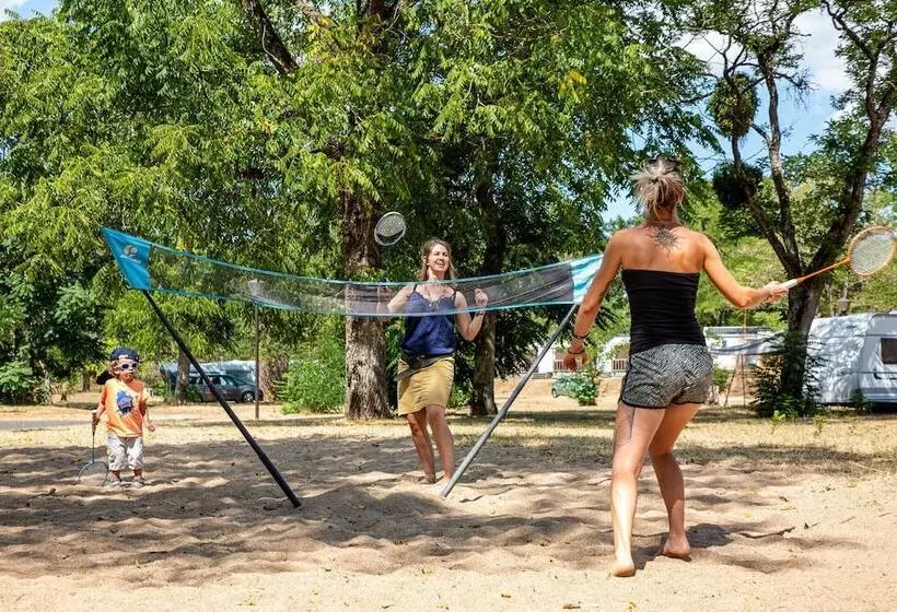 Hotelli Camping De L île