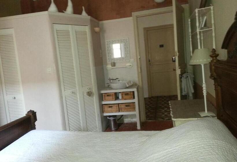 بنسيون Le Patio Des Cigales