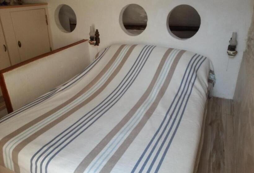 بنسيون Le Patio Des Cigales