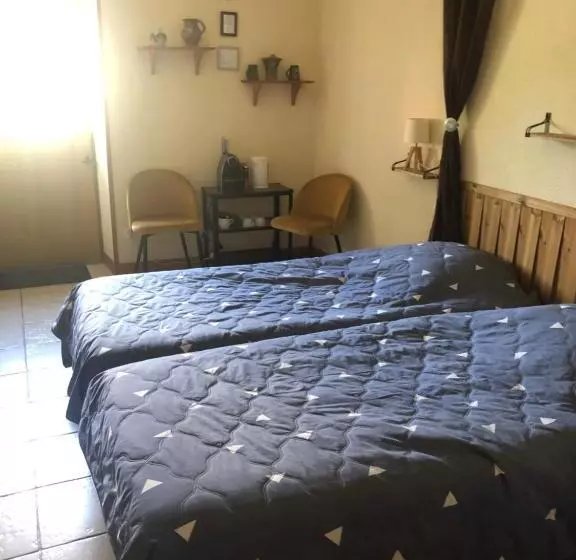 ペンション Meublés De Tourisme La Reserve