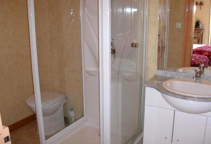 بنسيون Meublés De Tourisme La Reserve