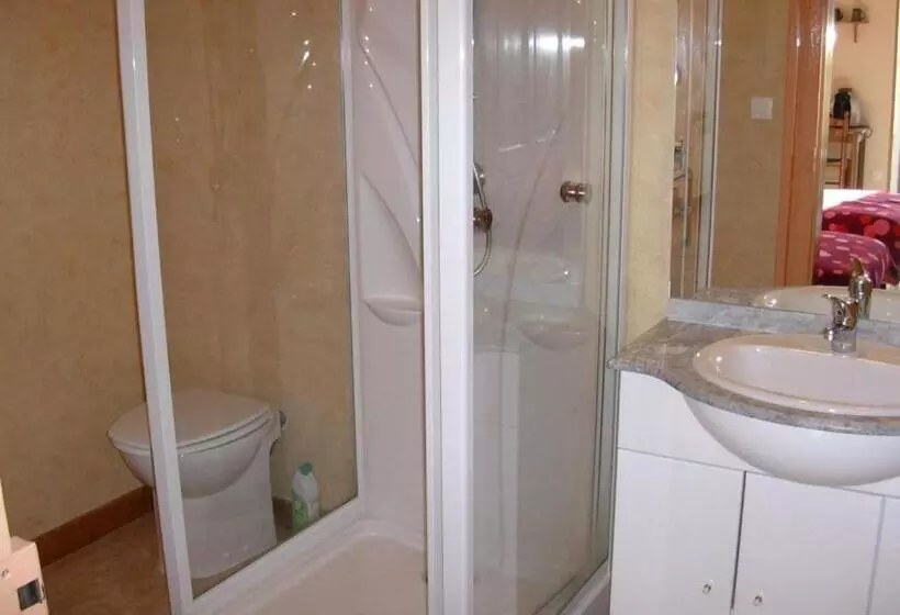 ペンション Meublés De Tourisme La Reserve