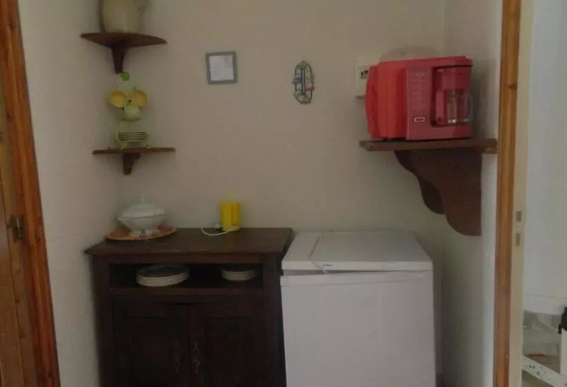 ペンション Meublés De Tourisme La Reserve