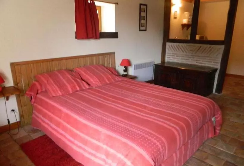 ペンション Meublés De Tourisme La Reserve