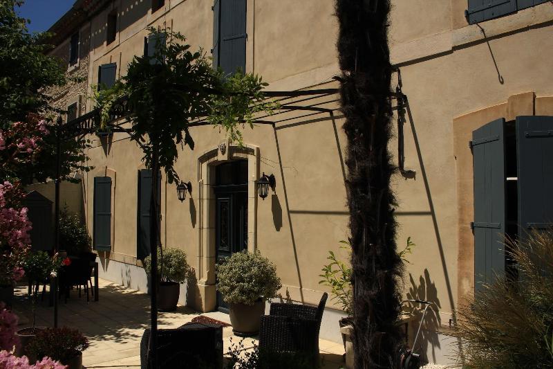 مبيت وإفطار La Glycine Blanche