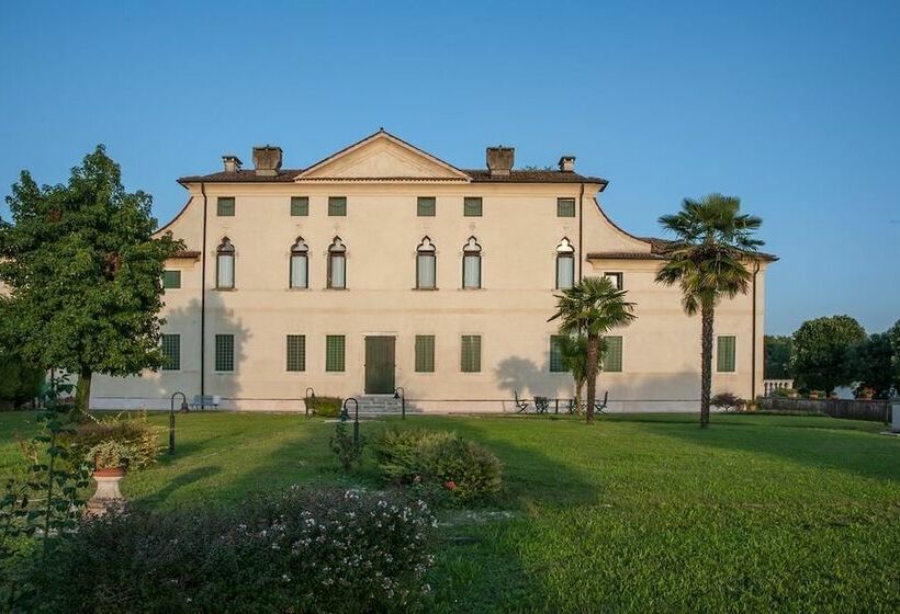 ベッドアンドブレックファースト Villa Conti Bassanese