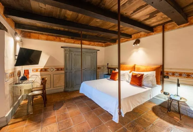 Hotelli Castello Di Limatola