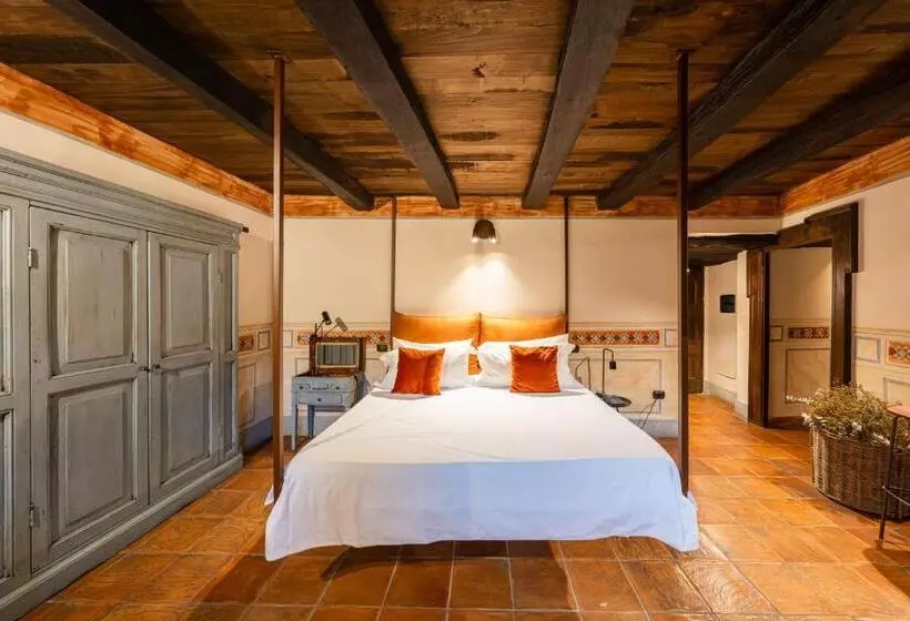 Hotelli Castello Di Limatola