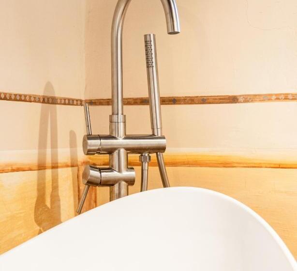 בית מלון כפרי Castello Di Limatola