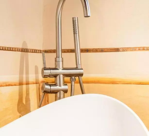 Hotelli Castello Di Limatola