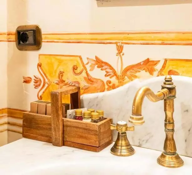 Hotelli Castello Di Limatola