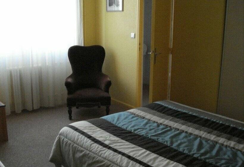 בית מלון כפרי La Baraque De Chastel