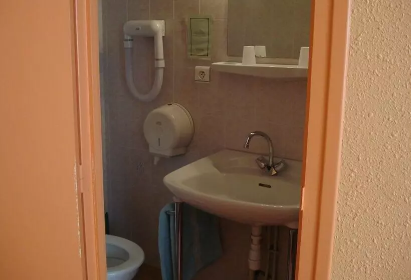 Hotelli La Baraque De Chastel