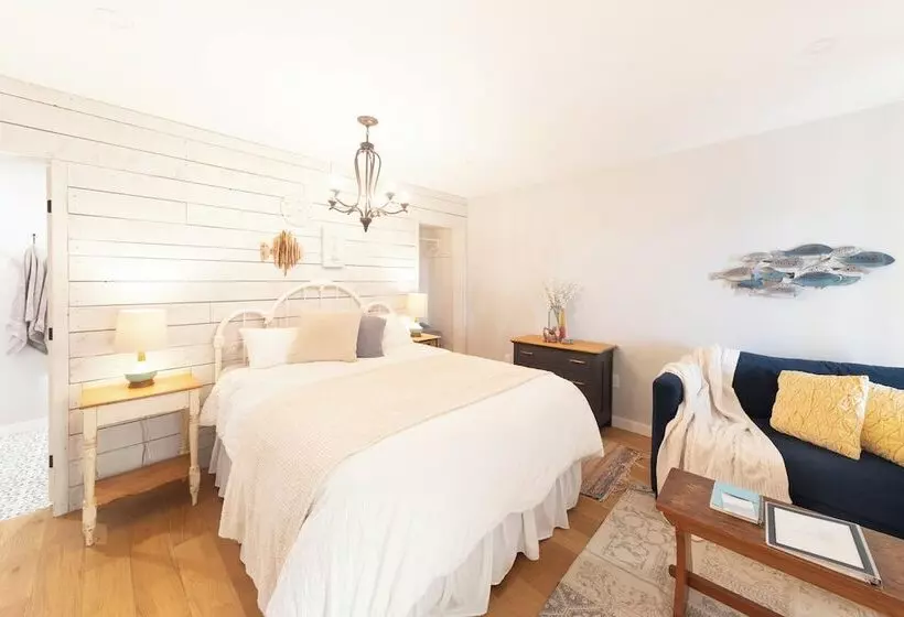 Lighthouse Lane Cottages