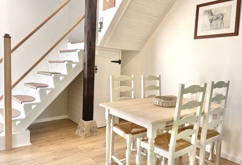 膳宿费 Maison De L'etang