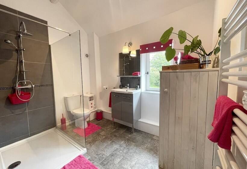 膳宿费 Maison De L'etang