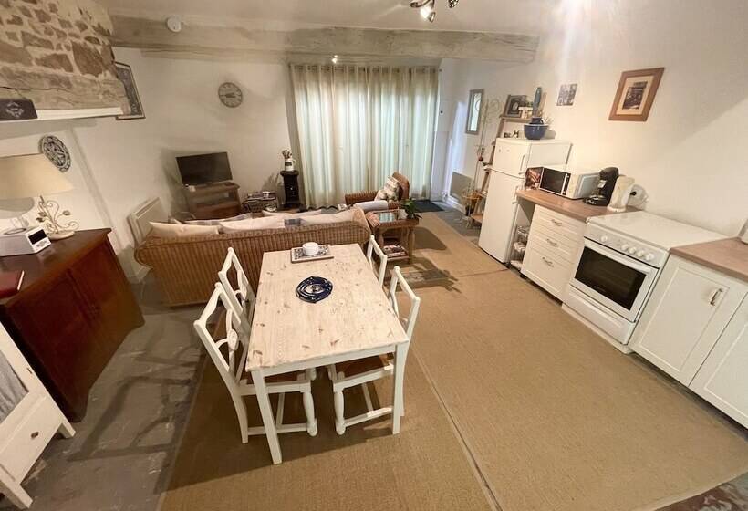 膳宿费 Maison De L'etang