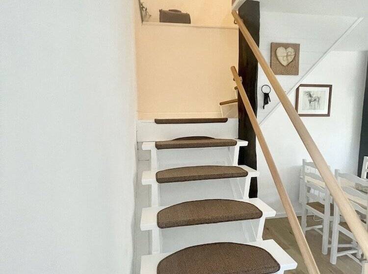 膳宿费 Maison De L'etang