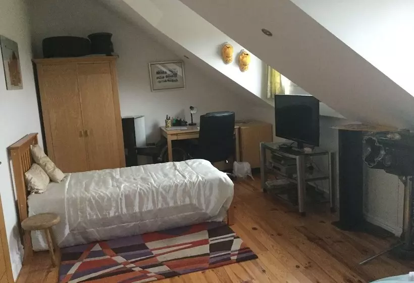 Taylors Bed And Breakfast