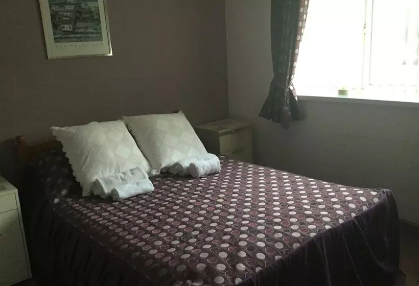 Taylors Bed And Breakfast