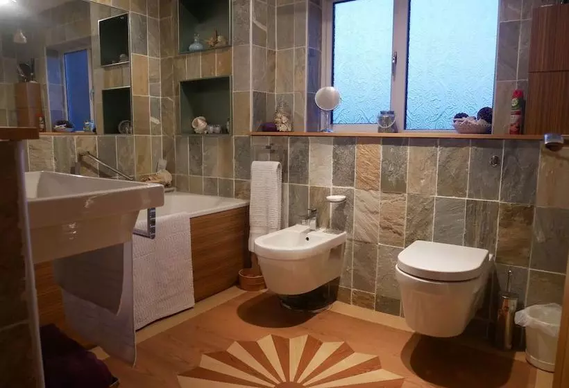 Taylors Bed And Breakfast