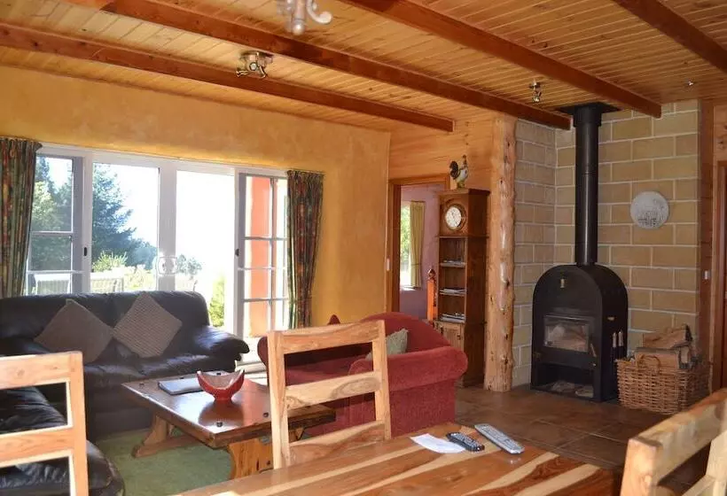 Whispering Spirit Holiday Cottages & Mini Ponies