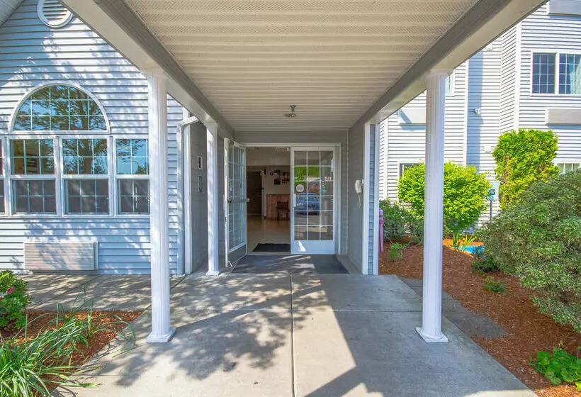 בית מלון כפרי Clarion Inn Auburn Seattle