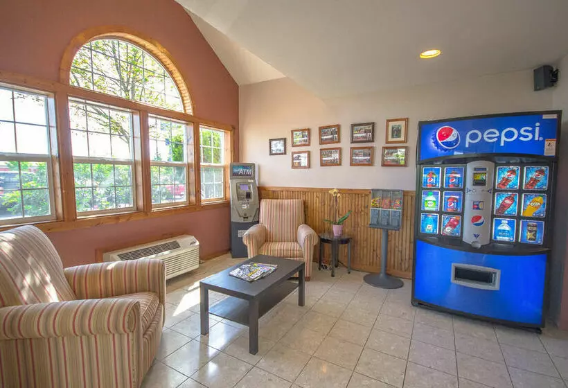 בית מלון כפרי Clarion Inn Auburn Seattle