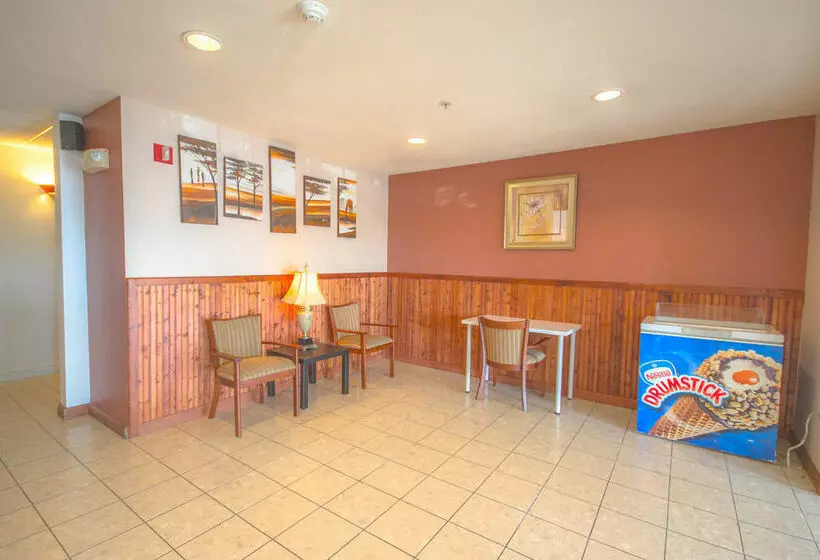 בית מלון כפרי Clarion Inn Auburn Seattle