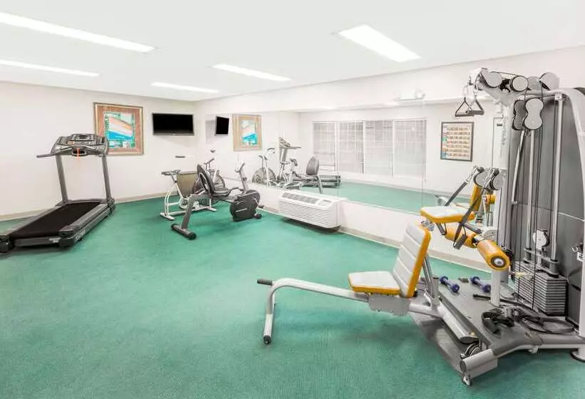 فندق Baymont Inn & Suites By Wyndham Grenada