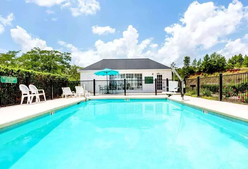 فندق Baymont Inn & Suites By Wyndham Grenada