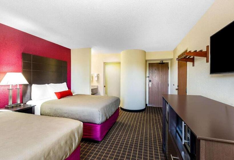 בית מלון כפרי Baymont Inn & Suites By Wyndham Mukwonago