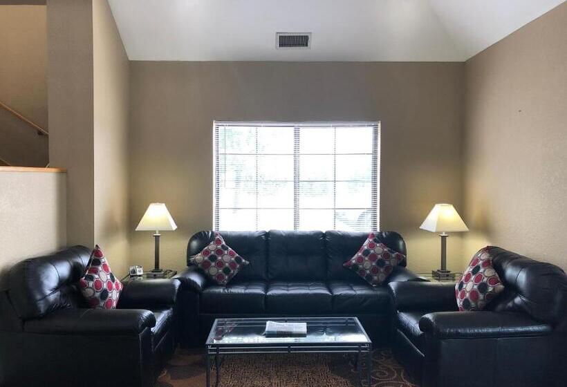 בית מלון כפרי Baymont Inn & Suites By Wyndham Mukwonago