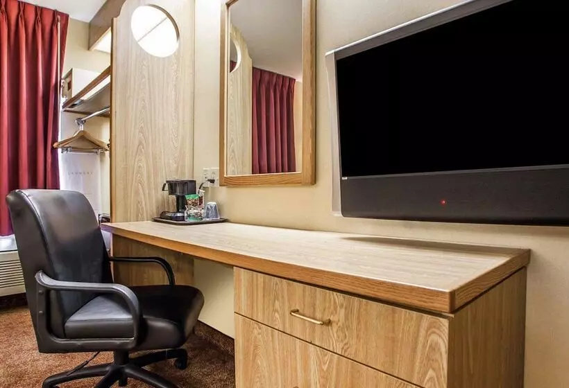 Отель Baymont Inn & Suites By Wyndham Mukwonago