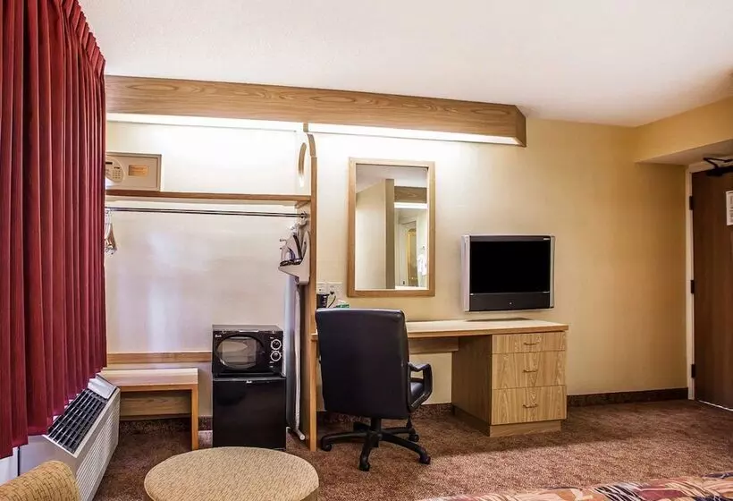 Отель Baymont Inn & Suites By Wyndham Mukwonago