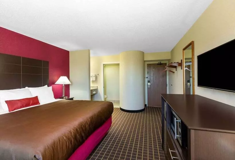 Отель Baymont Inn & Suites By Wyndham Mukwonago