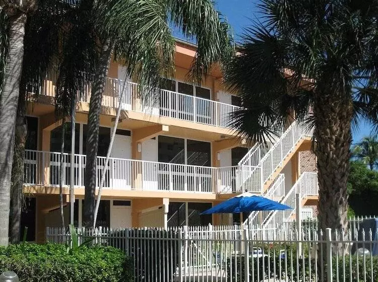 Отель Canada House Beach Club Resort