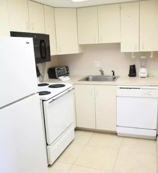 Отель Canada House Beach Club Resort