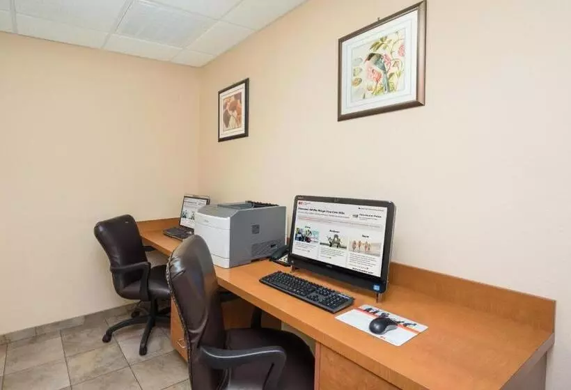 هتل Candlewood Suites New Bern, An Ihg