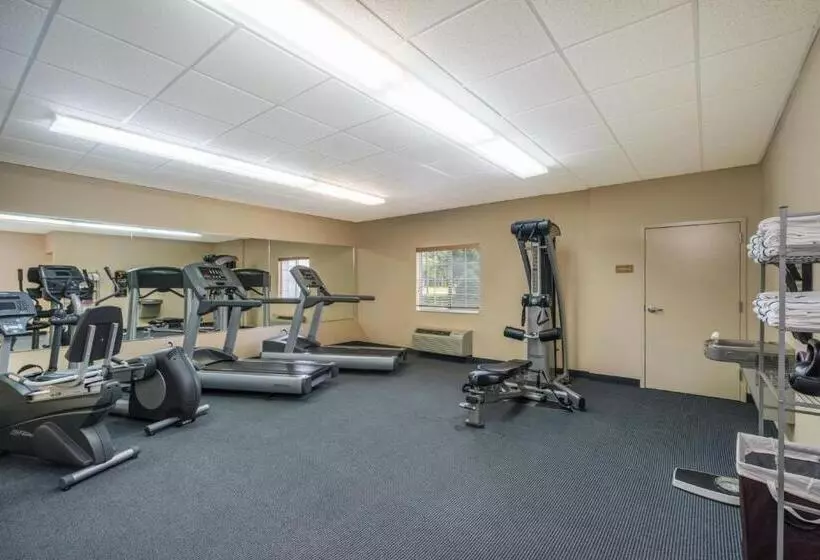 هتل Candlewood Suites New Bern, An Ihg