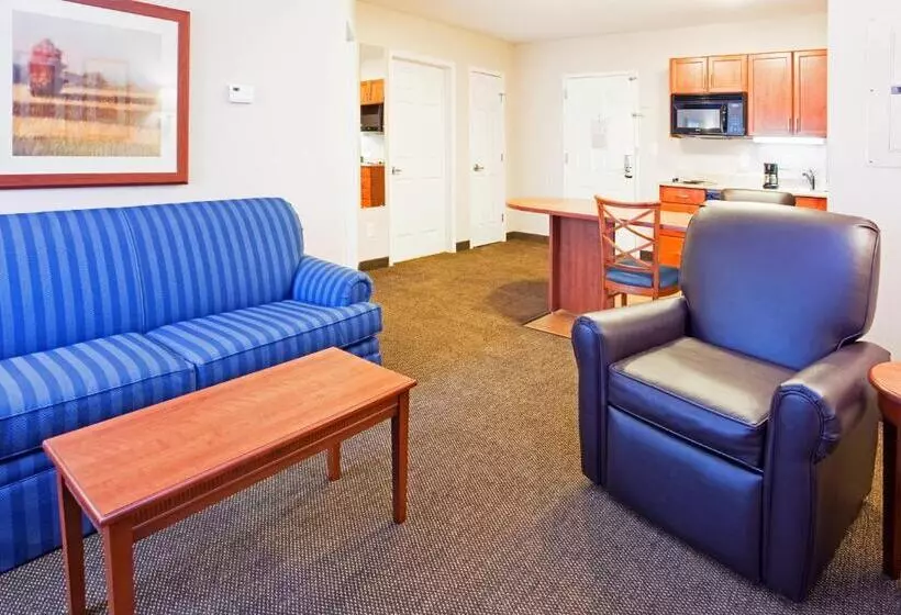 هتل Candlewood Suites New Bern, An Ihg