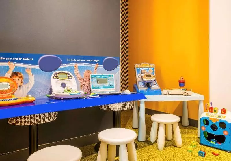 هتل Ibis Styles Paris Crimee La Villette