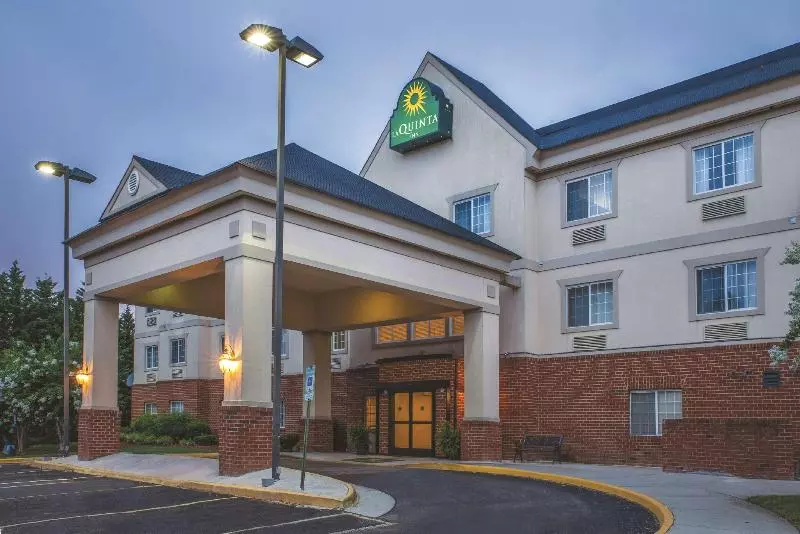 호텔 La Quinta Inn By Wyndham Richmond South