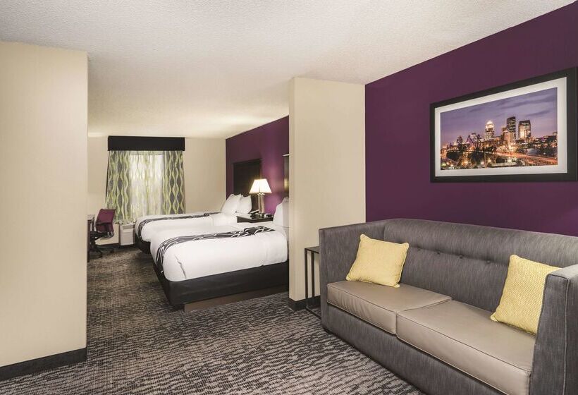 Hotel La Quinta Inn & Suites By Wyndham Louisville East