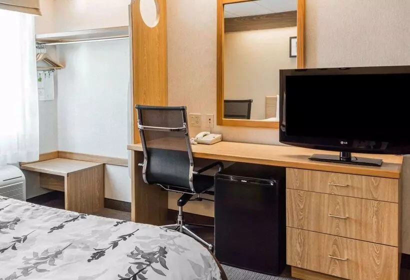 هتل Sleep Inn Lynchburg   University Area & Hwy 460